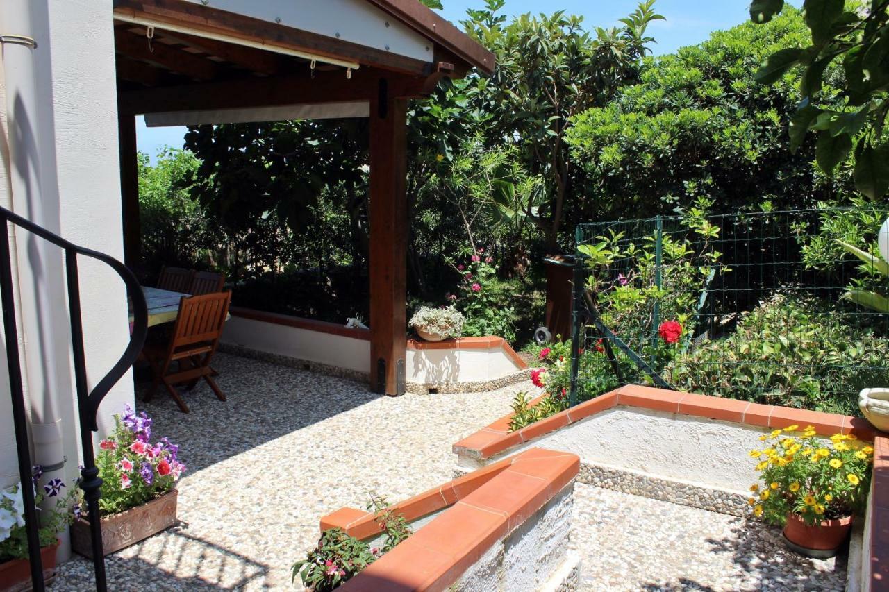 Raggio Di Sole Bed & Breakfast Macari Exteriör bild